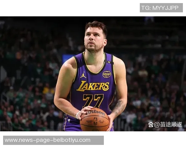 里夫斯分析詹姆斯如何利用东契奇被包夹后的4打3优势进行进攻 里夫斯分析詹姆斯如何利用东契奇被包夹后的4打3优势进行进攻