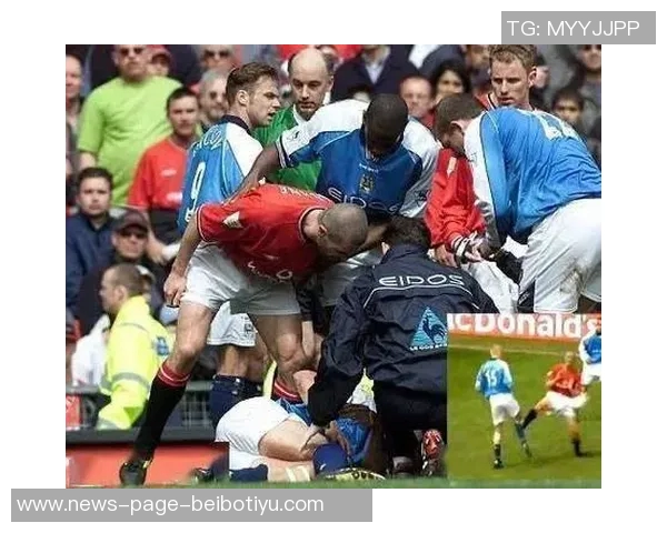 哈兰德铲射破门遭遇重创下身撞击立柱瞬间令人心疼